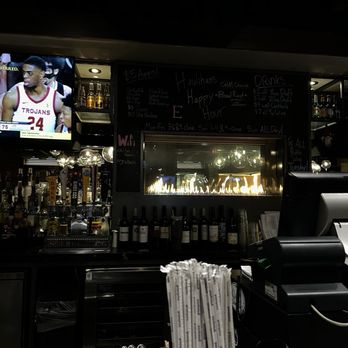 Houlihans - American Near Me - Denton, Texas