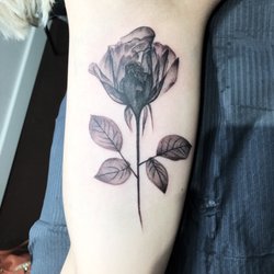Atelier-W-54 - Tattoo / fleur / radiographie / Nancy