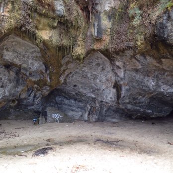 Thousand Steps Beach - Sea walls - Beaches Near Me - Laguna Beach, California