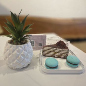 Sweets and Seats - Chocolate mousse cake - Cafes Near Me - Asheville, North Carolina