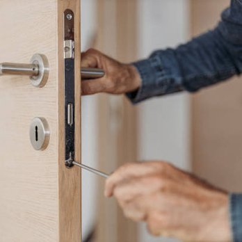 L&K Locksmithing - Keys & Locksmiths Near Me