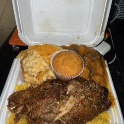 Bamas - Turkey Wings, Mac & Cheese, Yams, Yellow Rice, and Cornbread