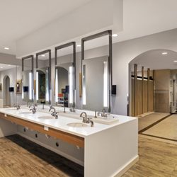 WellWay at Norterre - Upscale locker rooms with towel service