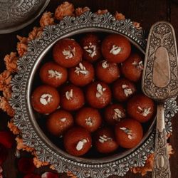 Curry Time Now - Gulab jamun