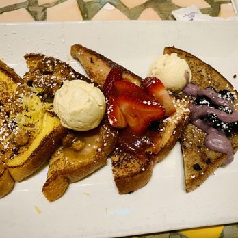 Batter & Berries - French Toast Flight - Breakfast & Brunch Near Me - Chicago, Illinois Batter & Berries - French Toast Flight - Breakfast & Brunch Near Me - Chicago, Illinois