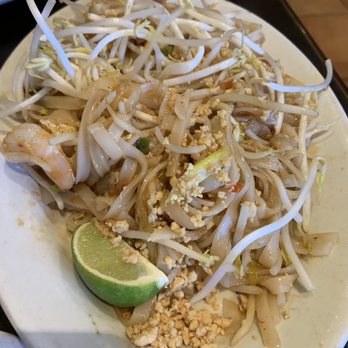 Green Basil Thai Restaurant - Pad Thai with shrimp - Thai Near Me - Burnaby, British Columbia