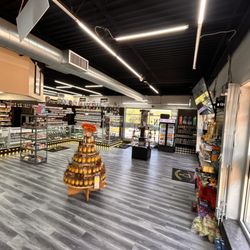 Tobacco Hut - Concourse