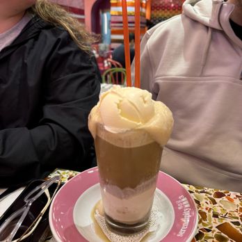 Serendipity 3 - Times Square - American Near Me - New York, New York