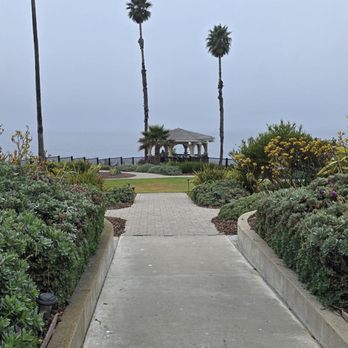 Shore Cliff Hotel - Pathway from the hotel - Hotels Near Me - Pismo Beach, California Shore Cliff Hotel - Pathway from the hotel - Hotels Near Me - Pismo Beach, California