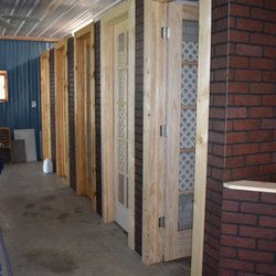 E's Doggy Daycare - Individual rooms with outside access