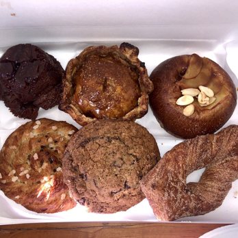 Lost Larson Bakery - Monkey bread, apple pie, cardamom bun, chocolate chip spelt cookie, churro croissant - Coffee & Tea Near Me - Chicago, Illinois