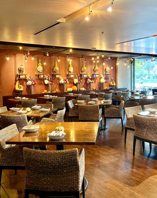 Osha Thai Restaurant and Bar (Embarcadero) by null