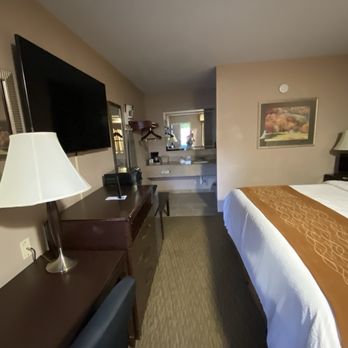 Pine Tree Inn - Room - Hotels Near Me - Parsons, Tennessee Pine Tree Inn - Room - Hotels Near Me - Parsons, Tennessee