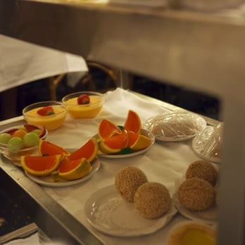 Yank Sing - dessert cart - Dim Sum Near Me - San Francisco, California Yank Sing - dessert cart - Dim Sum Near Me - San Francisco, California