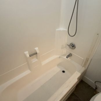 TubPros - Shower/Tub Before - Refinishing Services Near Me - Redondo Beach, California
