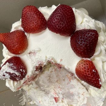 Du Bois Pastry - Strawberry Banana - Bakeries Near Me - Elmhurst, New York