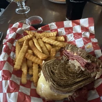 The Black Rose - Reuben and fries - American Near Me - Boston, Massachusetts