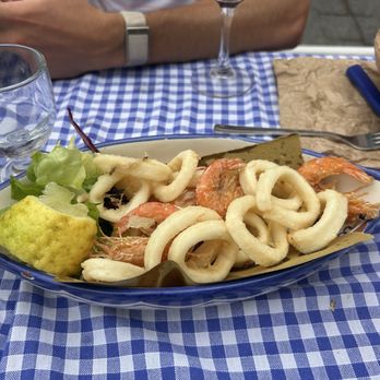 Da Emilia - Fried shrimp and calamari - Seafood Near Me - Sorrento, NA