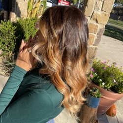 Friends Beauty Salon - The side picture