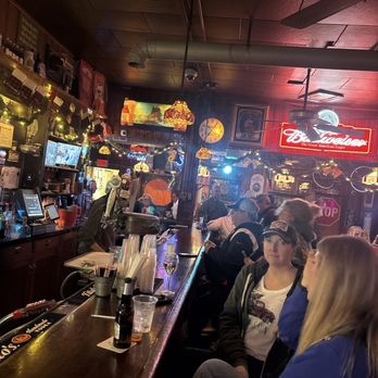 Friday's South - Crowded fish Friday at Friday's.. hmmm - Dive Bars Near Me - Belleville, Illinois Friday's South - Crowded fish Friday at Friday's.. hmmm - Dive Bars Near Me - Belleville, Illinois