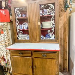 Picker's Paradise Antique Vendors Mall