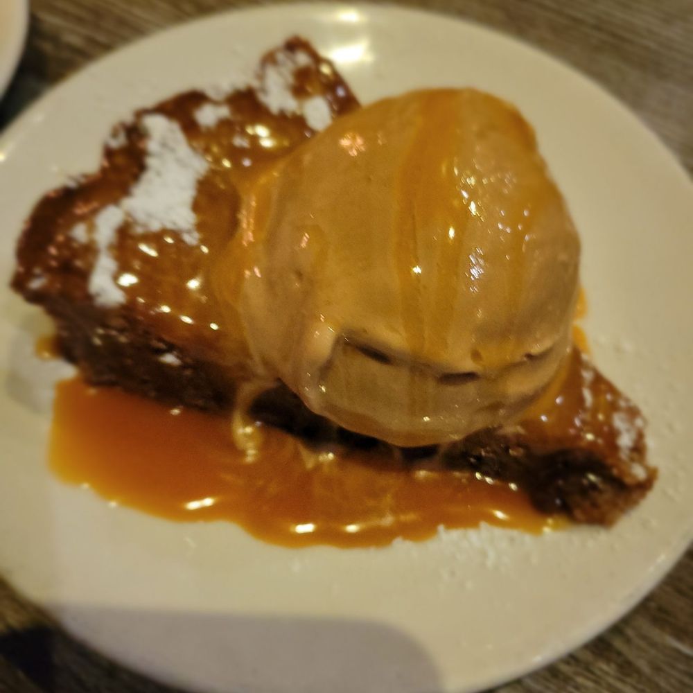 High Tide - Restaurant week - blondie with espresso ice cream and caramel - Seafood Near Me - Gilbert, Arizona High Tide - Restaurant week - blondie with espresso ice cream and caramel - Seafood Near Me - Gilbert, Arizona