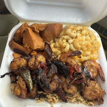 We Shuckin - Grilled shrimp with onions and bell peppers, Mac and cheese, yams - Soul Food Near Me - Pembroke Pines, Florida We Shuckin - Grilled shrimp with onions and bell peppers, Mac and cheese, yams - Soul Food Near Me - Pembroke Pines, Florida