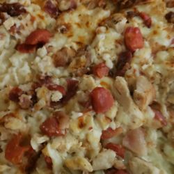 Domino's Pizza - Not a Alfredo chicken bacon pizza has tomatoes and ham and whos else knows what all sorry about the mess this pizza flew when I seen it