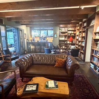 The Restaurant at Gideon Ridge - Lounge/waiting area - New American Near Me - Blowing Rock, North Carolina