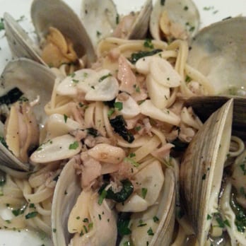 Magna Restaurant - Linguine with Clam, white wine sauce - Italian Near Me - Flushing, New York Magna Restaurant - Linguine with Clam, white wine sauce - Italian Near Me - Flushing, New York