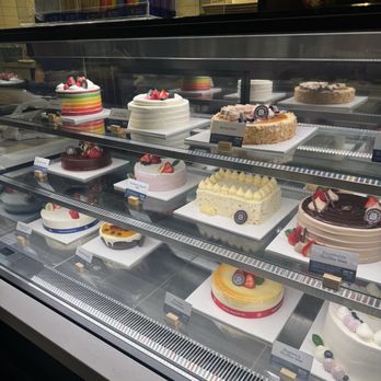 Paris Baguette - Bakeries Near Me - Olivette, Missouri