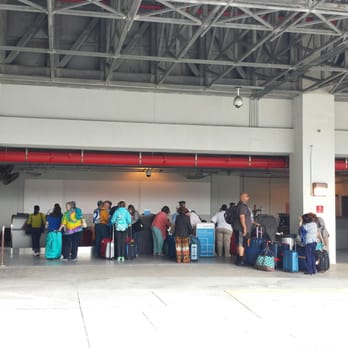 American Airlines - Curbside Check In - Airlines Near Me - Miami, Florida
