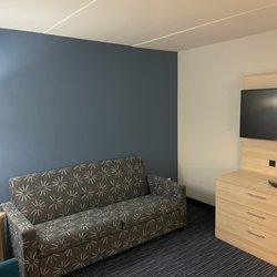 Holiday Inn Express & Suites Norfolk Airport