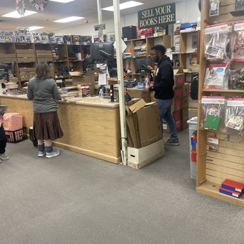 Half Price Books - Sell your books - Books, Mags, Music & Video Near Me - Greenfield, Wisconsin Half Price Books - Sell your books - Books, Mags, Music & Video Near Me - Greenfield, Wisconsin