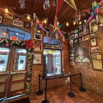 Mi Tierra Cafe & Bakery - Mexican Near Me - San Antonio, Texas