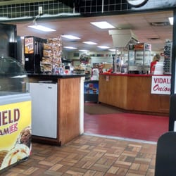 Royal Waffle King - View from my seat into the attached Stucky's.