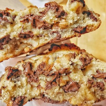 Levain Bakery - Back Bay, Boston - *the original* Chocolate Chip Walnut Cookie (4.5) - Bakeries Near Me - Boston, Massachusetts Levain Bakery - Back Bay, Boston - *the original* Chocolate Chip Walnut Cookie (4.5) - Bakeries Near Me - Boston, Massachusetts