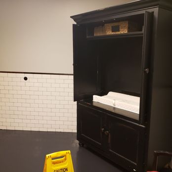 1885 Grill - Fanciest baby changing station - Seafood Near Me - Chattanooga, Tennessee 1885 Grill - Fanciest baby changing station - Seafood Near Me - Chattanooga, Tennessee
