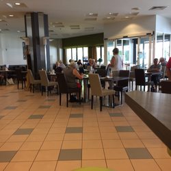 GZA Ziekenhuizen campus Sint-Augustinus - Het restaurant bezien vanaf de bar