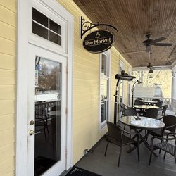 Henry Clay Inn - The outside entrance to The Market at the Henry Clay Inn