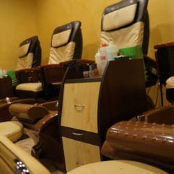 Mishan Salon - Mishan Salon's Pipeless Human Touch Technology Pedicure Chairs.