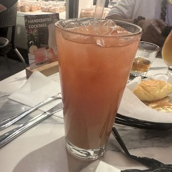 Liliha Bakery - Guava Juice - Bakeries Near Me - Honolulu, Hawaii