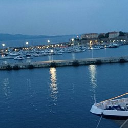 Ajaccio - Yachthafen mit Beleuchtung.