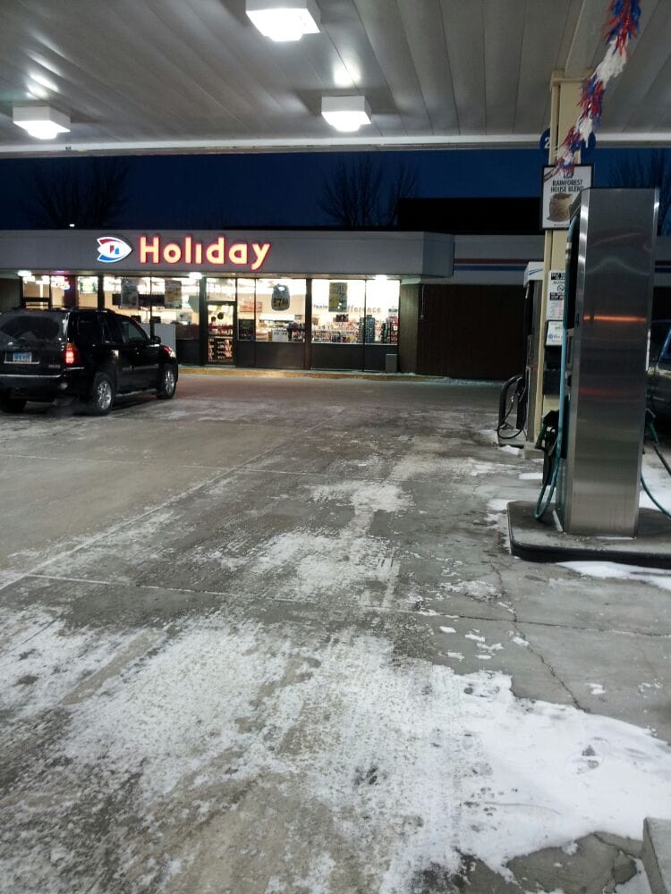 HOLIDAY STATIONSTORE502 2250 S Columbia Rd, Grand Forks, North