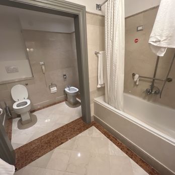 The Westin Excelsior - Bathroom - Hotels Near Me - Florence, FI The Westin Excelsior - Bathroom - Hotels Near Me - Florence, FI