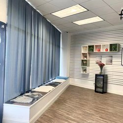 Long Island Green Apple Spa - Waiting area