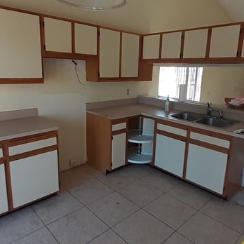 Alex Service Handyman - Kitchen before Alex worked his magic - Handyman Near Me Alex Service Handyman - Kitchen before Alex worked his magic - Handyman Near Me