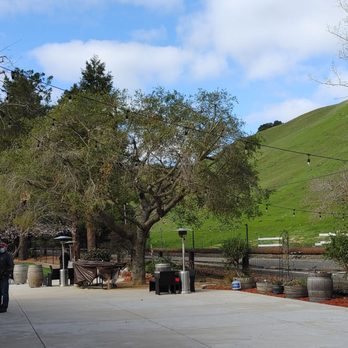 TwiningVine Winery - Plenty of room. - Wineries Near Me - Castro Valley, California
