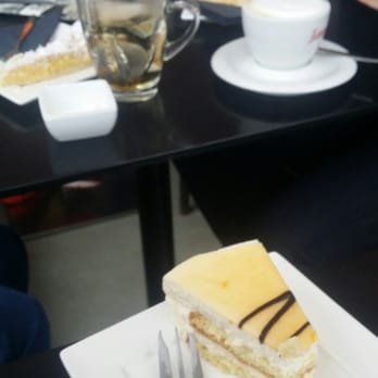 Caffè Booon - Even lekker genieten van de regen en het k-weer.... Met andere woorden... Taart en koffie!!! - Coffee & Tea Near Me - Rotterdam, ZH Caffè Booon - Even lekker genieten van de regen en het k-weer.... Met andere woorden... Taart en koffie!!! - Coffee & Tea Near Me - Rotterdam, ZH