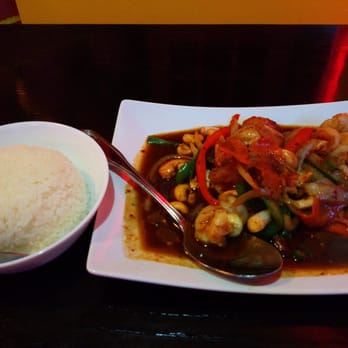 Thai Square - Cashew chicken - Thai Near Me - Portland, Oregon
